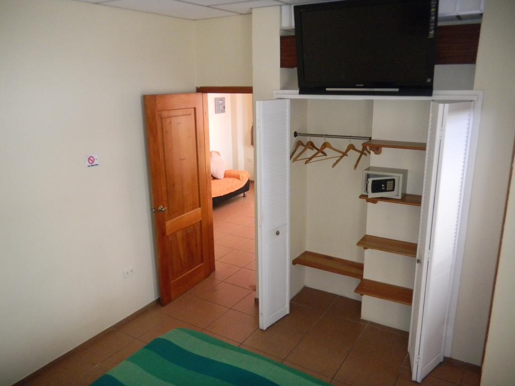 Hostal Baltra Пуэрто-Айора Номер фото