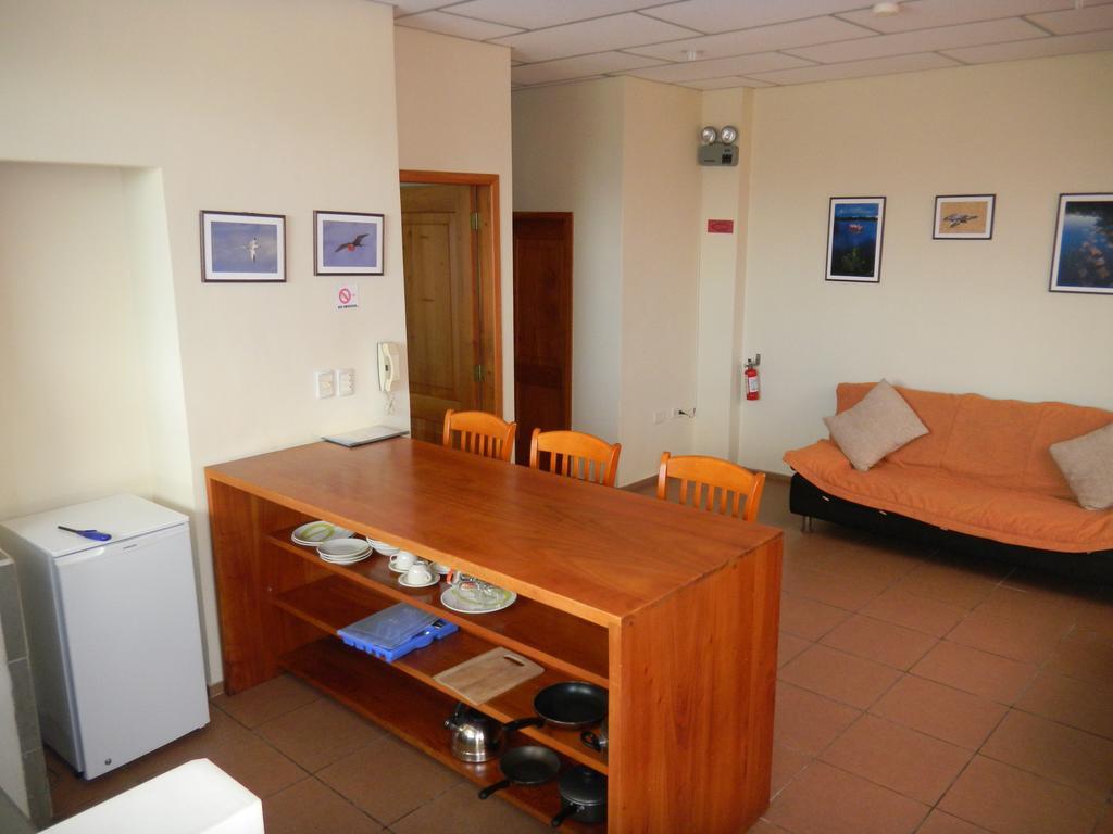 Hostal Baltra Пуэрто-Айора Номер фото