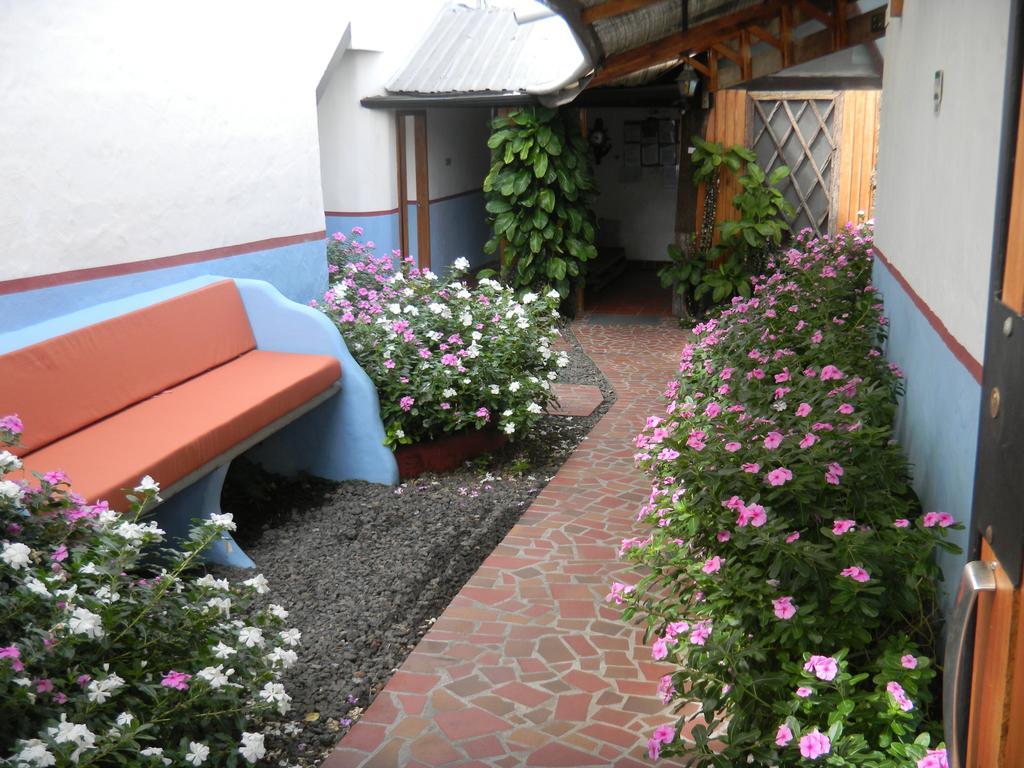 Hostal Baltra Пуэрто-Айора Экстерьер фото