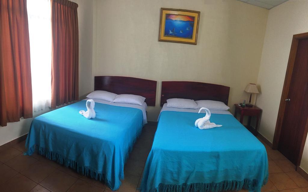 Hostal Baltra Пуэрто-Айора Экстерьер фото