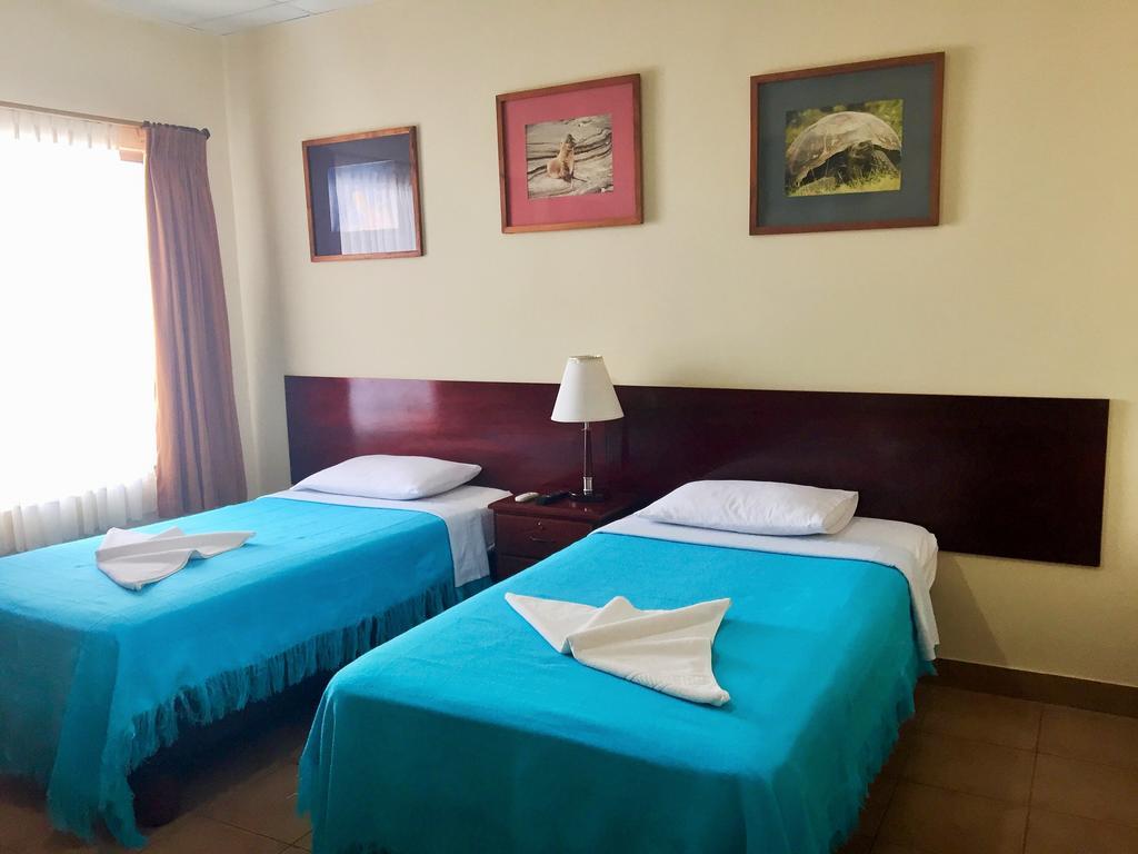 Hostal Baltra Пуэрто-Айора Экстерьер фото