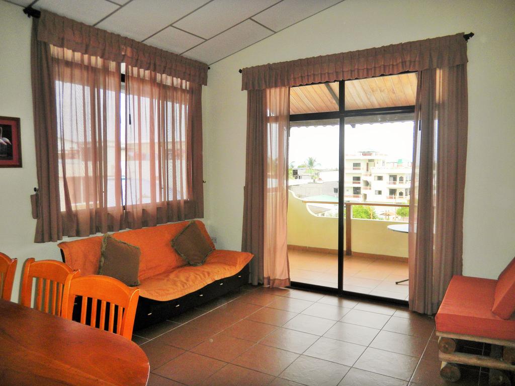 Hostal Baltra Пуэрто-Айора Экстерьер фото
